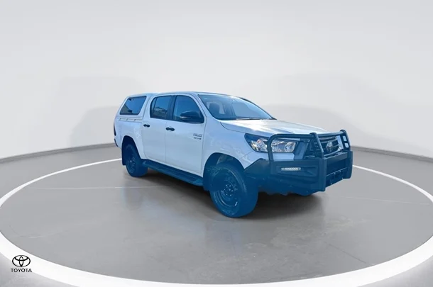 2021 Toyota Hilux SR image 2