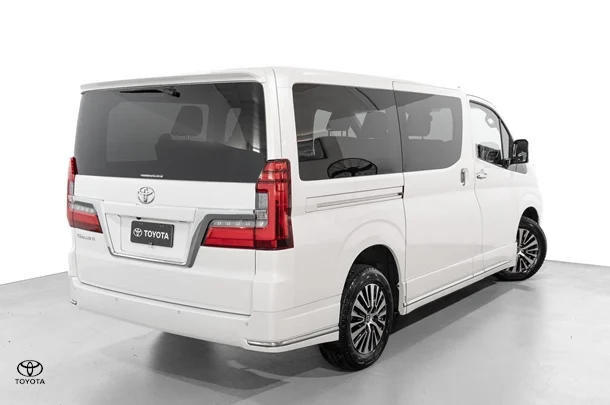 2022 Toyota Granvia Standard image 7