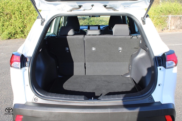 2023 Toyota Corolla Cross Petrol GX image 18