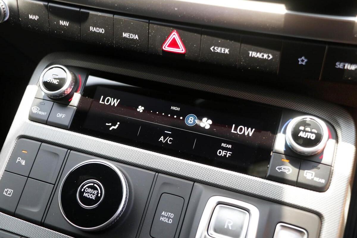 2024 Hyundai Palisade Calligraphy Black Ink Auto 2WD MY25 image 15