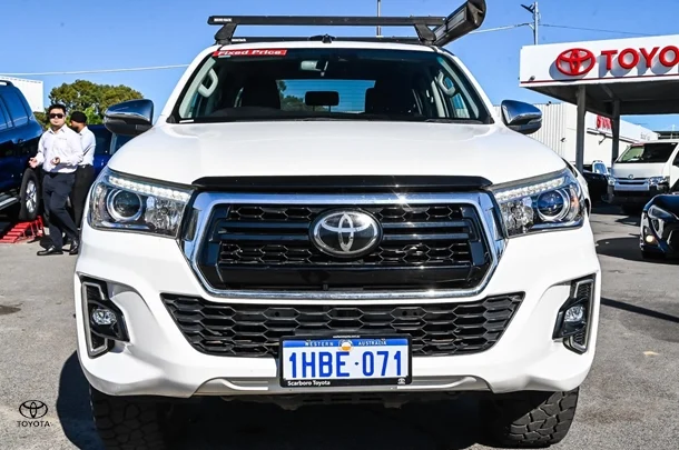 2020 Toyota HILUX SR5 image 4