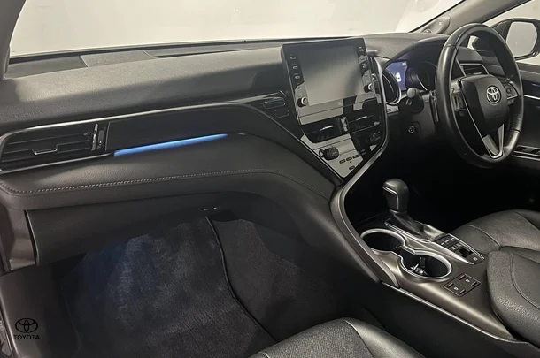2021 Toyota Camry Hybrid SL image 14