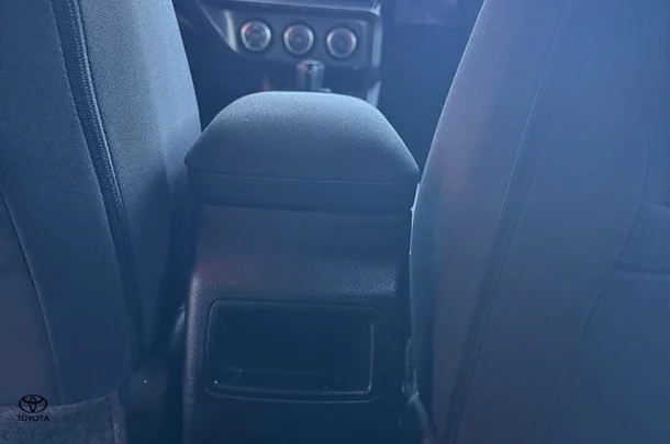 2017 Toyota Corolla Ascent Sport image 15