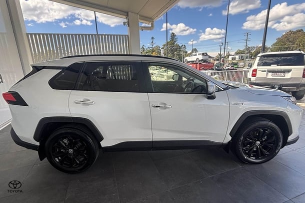 2024 Toyota Rav4 Hybrid Cruiser 2WD image 4