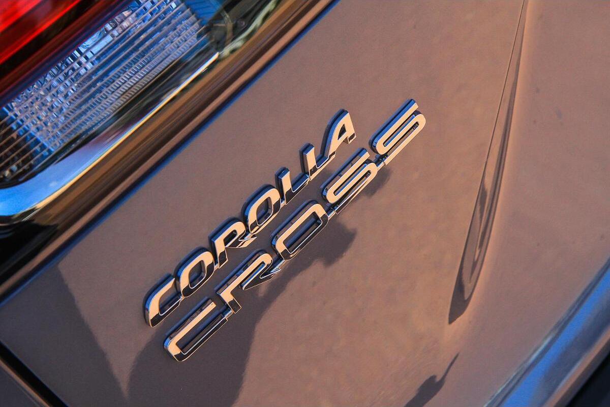 2025 Toyota Corolla Cross GXL Auto eFour image 12