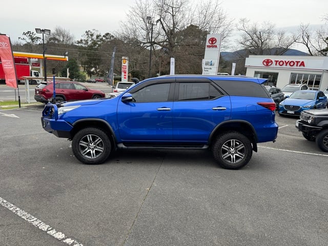 2016 Toyota Fortuner GXL image 4