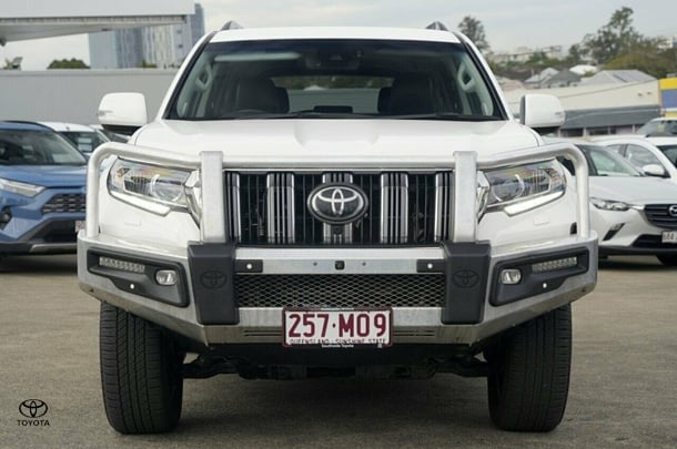 2021 Toyota Prado VX image 4