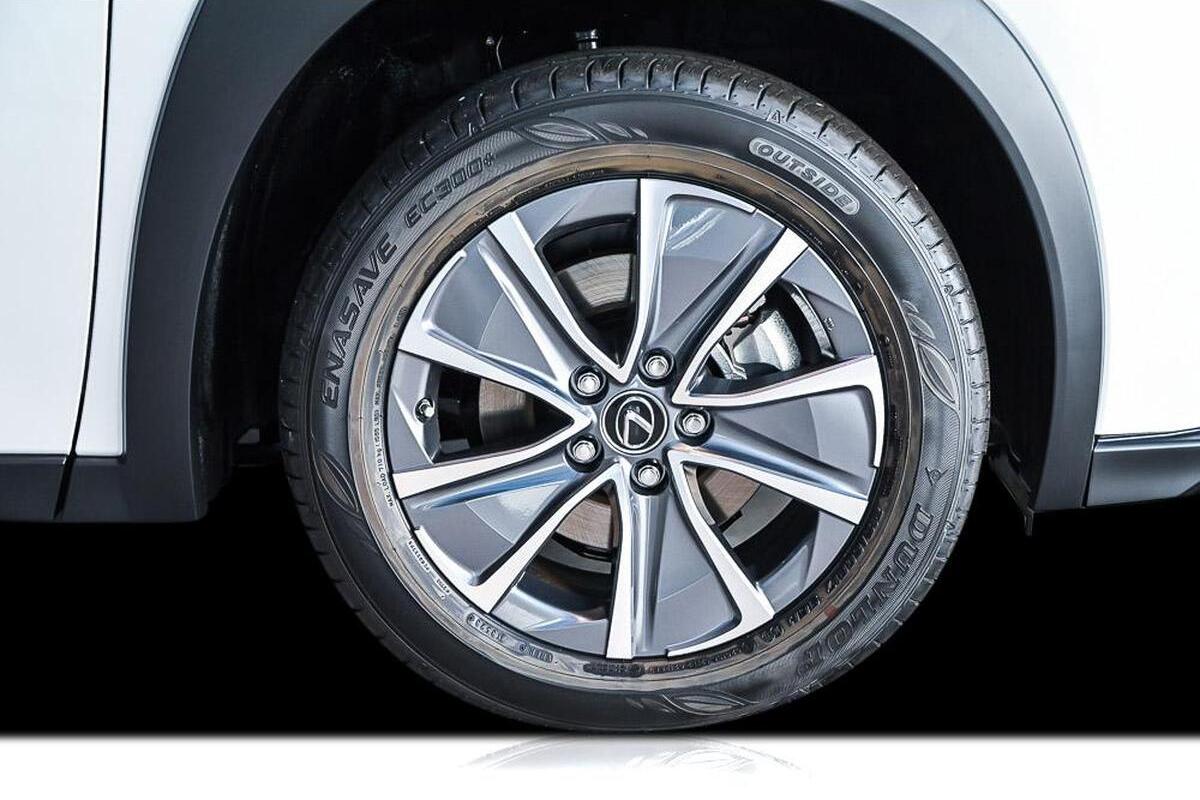 2024 Lexus UX UX300e Luxury Auto FWD image 17