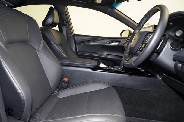 2024 Toyota Camry Hybrid SL image 16