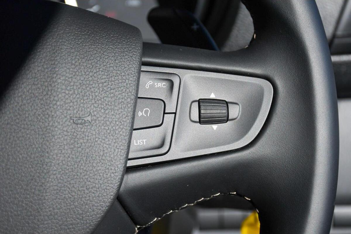 2024 Peugeot Expert Pro Long Auto image 18