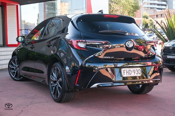 2024 TOYOTA Corolla Hatch Hybrid ZR image 2