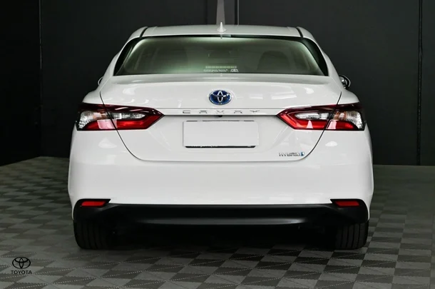 2024 Toyota Camry Hybrid Ascent image 5