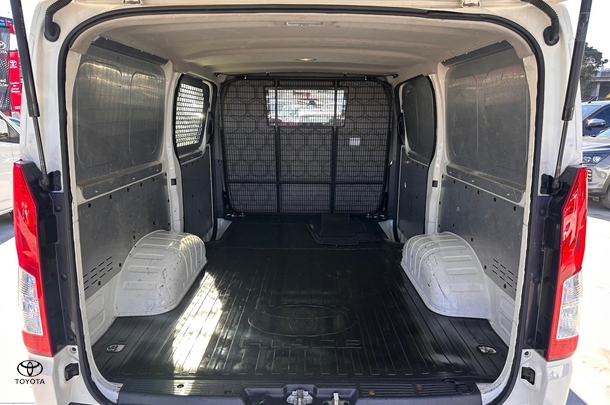 2021 Toyota HiAce LWB image 26