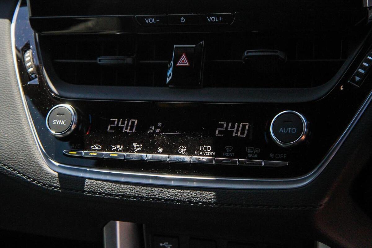 2025 Toyota Corolla Cross GXL Auto eFour image 15