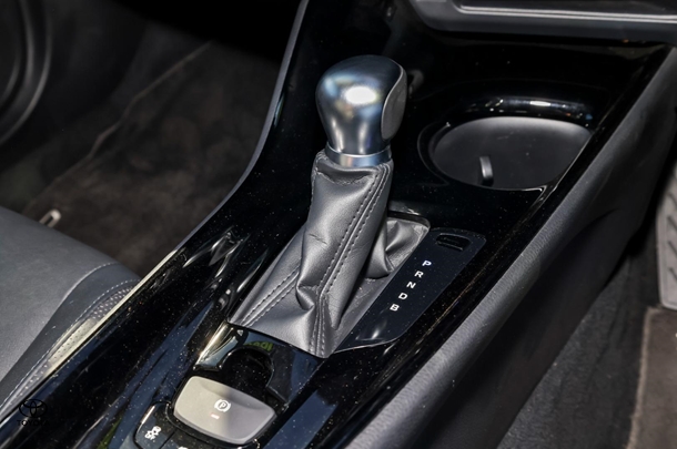 2022 Toyota C-HR Hybrid Koba 2WD image 15