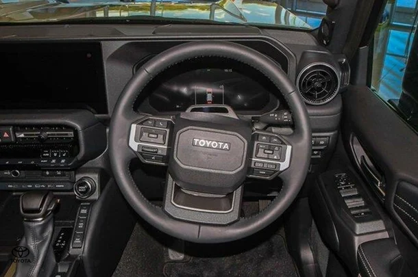 2024 Toyota Prado Kakadu image 8