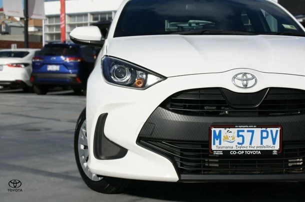 2021 Toyota Yaris Ascent Sport image 3