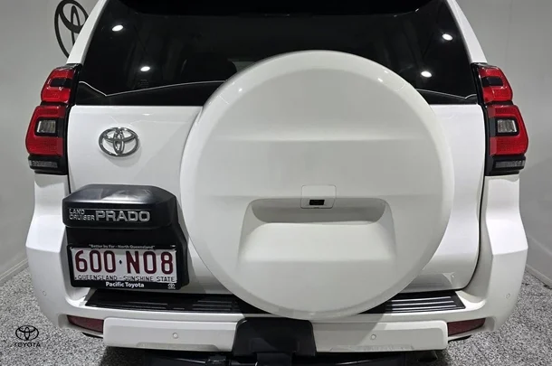 2021 Toyota Prado GXL image 3