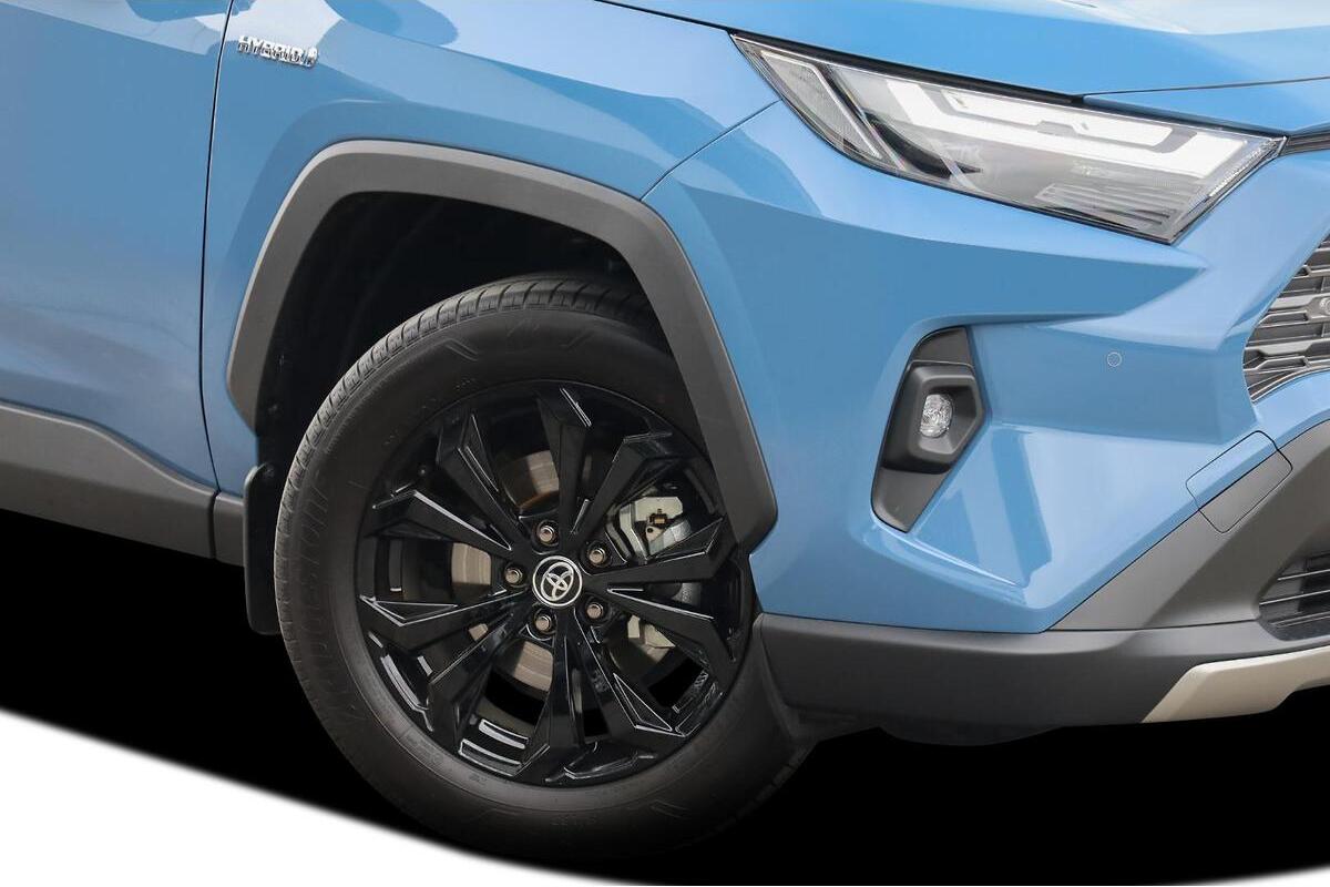 2025 Toyota RAV4 Cruiser Auto eFour image 8