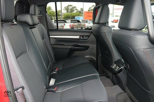 2023 Toyota Hilux 4x4 Rogue image 7