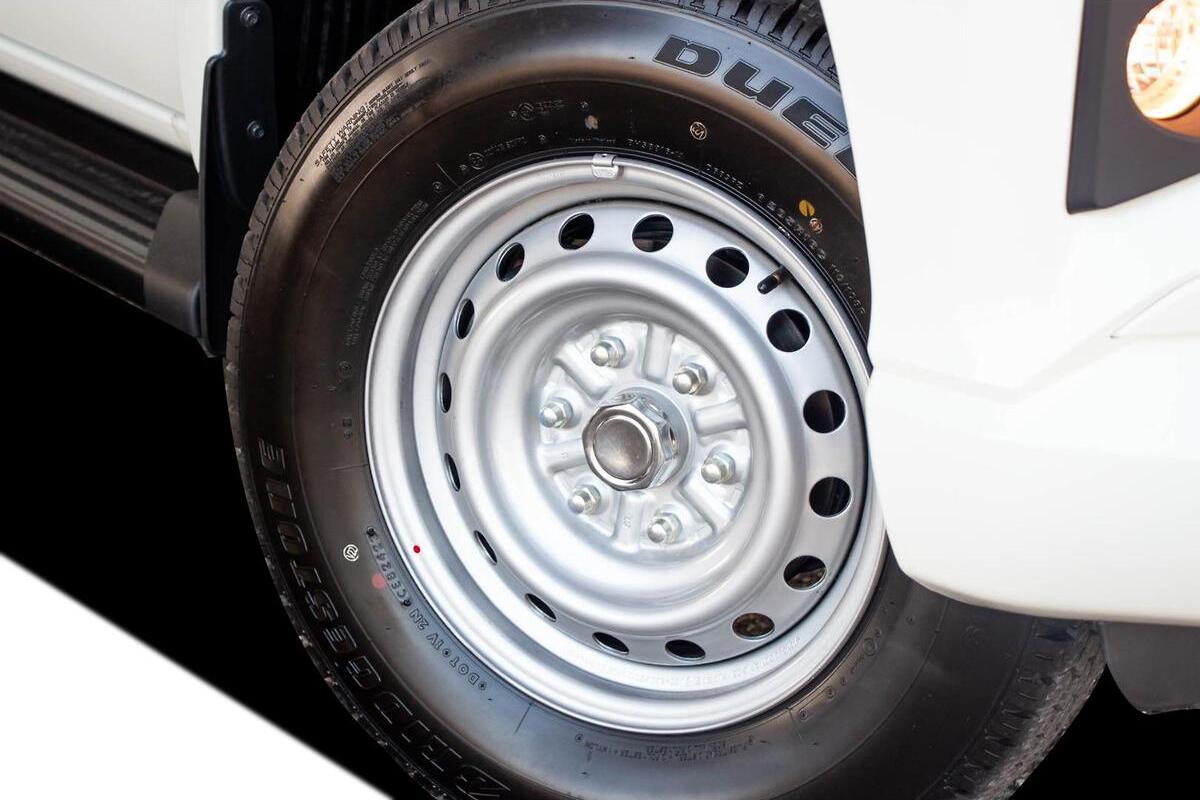 2024 Mitsubishi Triton GLX MR Manual 4x2 MY23 image 12