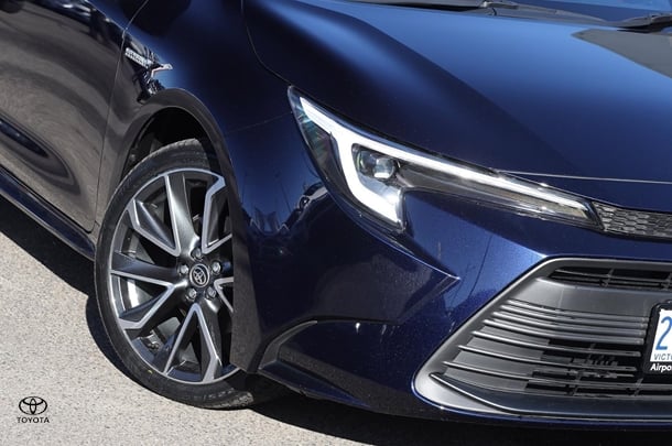 2024 Toyota Corolla Sedan Hybrid ZR image 8