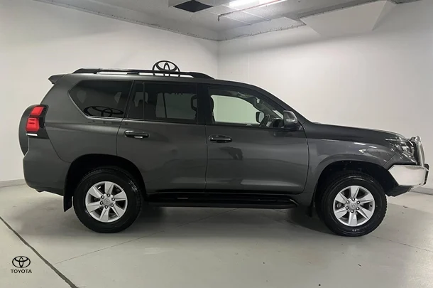 2022 Toyota Prado GXL image 4