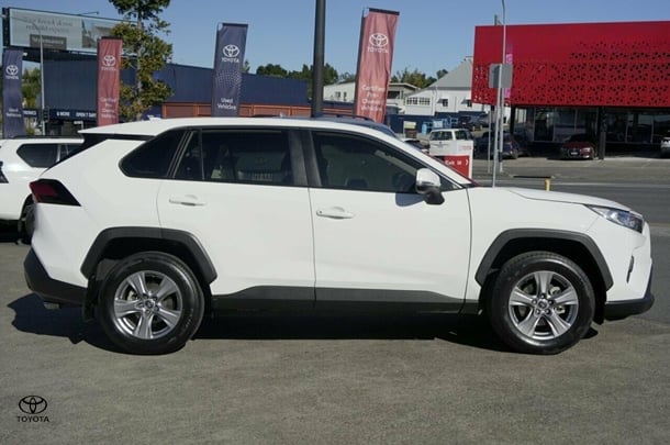 2022 Toyota RAV4 GX-2WD image 2