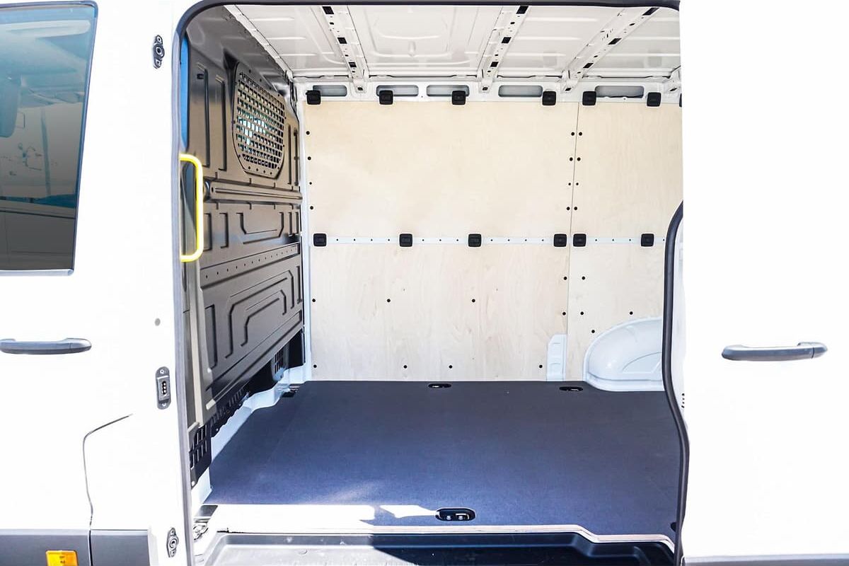 2024 Volkswagen Crafter 35 TDI340 SY1 Medium Wheelbase Auto FWD MY24 image 8