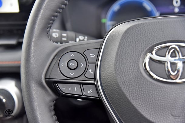 2024 Toyota RAV4 Hybrid Edge AWD image 17
