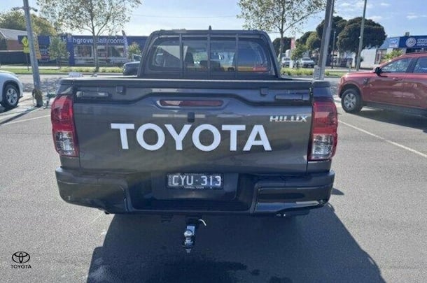 2024 Toyota Hilux Workmate image 3