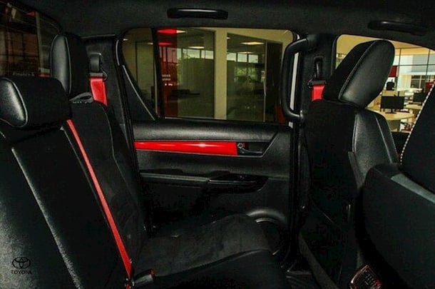 2023 Toyota Hilux GR-SPORT image 19