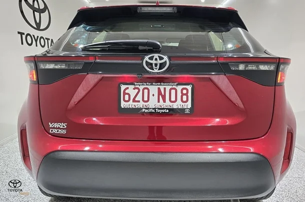 2023 Toyota Yaris Cross GX image 3