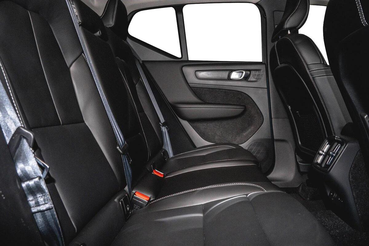 2024 Volvo XC40 Ultra B4 Bright Auto AWD MY25 image 8