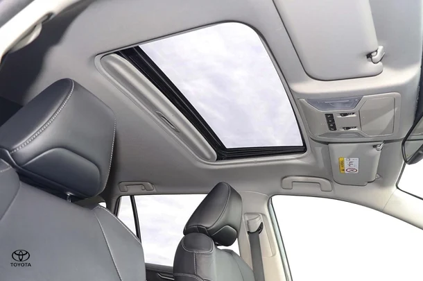 2019 Toyota RAV4 Cruiser 2WD image 2