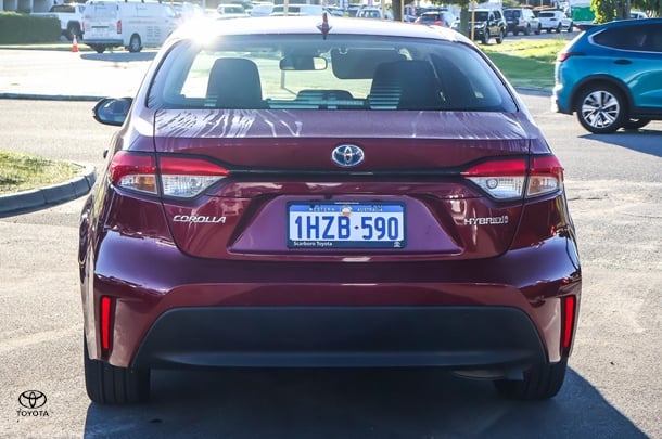 2023 Toyota Corolla Sedan Hybrid Ascent Sport image 5
