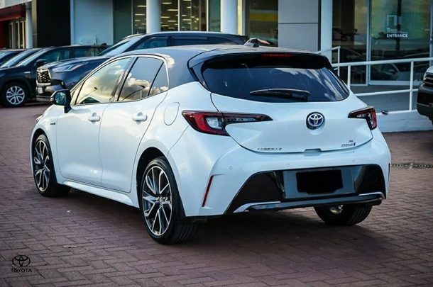 2023 Toyota Corolla Hatch Hybrid ZR image 6