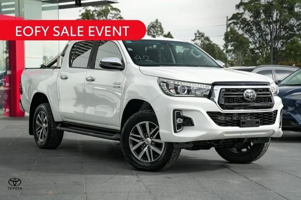 2019 Toyota HILUX SR5 image 1