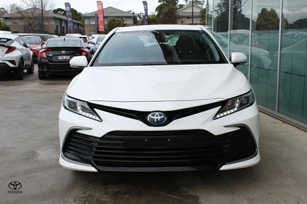 2022 Toyota Camry Hybrid Ascent image 3