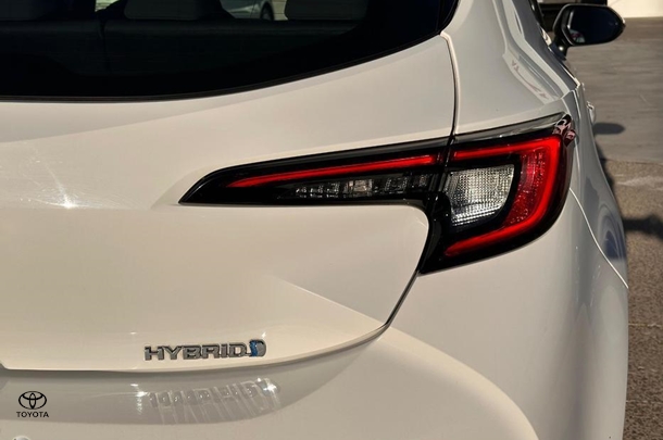 2023 Toyota Corolla Hatch Hybrid Ascent Sport image 6