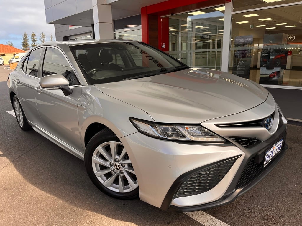 2021 Toyota Camry Hybrid Ascent Sport image 1