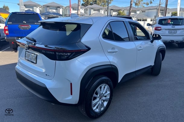 2025 Toyota Yaris Cross Hybrid GXL image 4