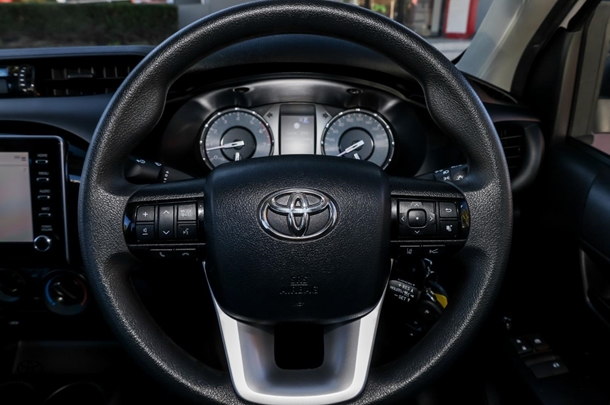 2024 TOYOTA Hilux 4x2 Workmate image 9