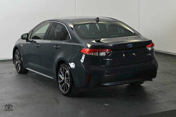 2022 Toyota Corolla Sedan Hybrid ZR image 24