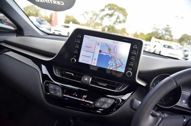 2021 Toyota C-HR Koba AWD image 12