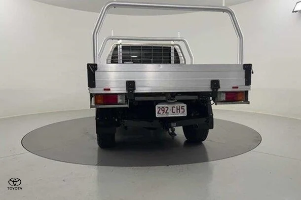 2021 Toyota Hilux 4x4 SR image 4