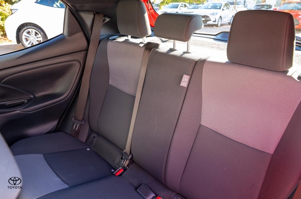 2024 TOYOTA Yaris Hybrid SX image 9