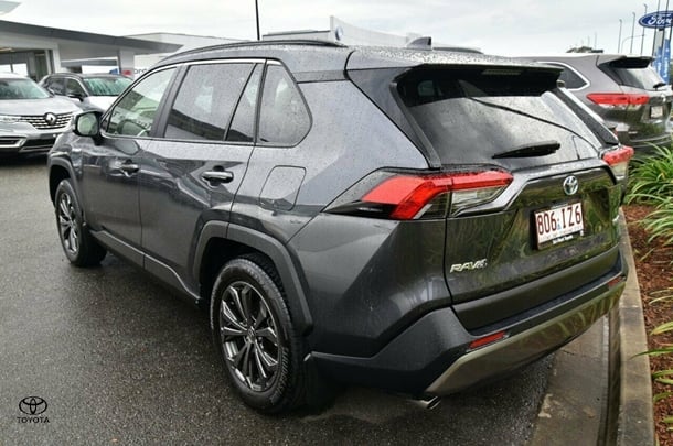 2023 Toyota Rav4 Hybrid GXL-2WD image 3