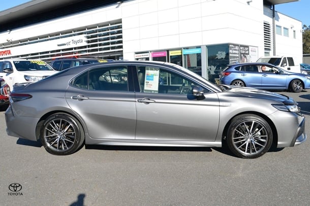 2021 Toyota Camry Hybrid SL image 5