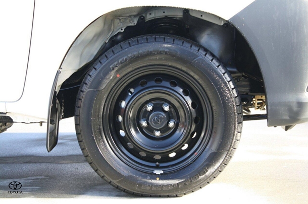 2022 Toyota Hilux Workmate image 10